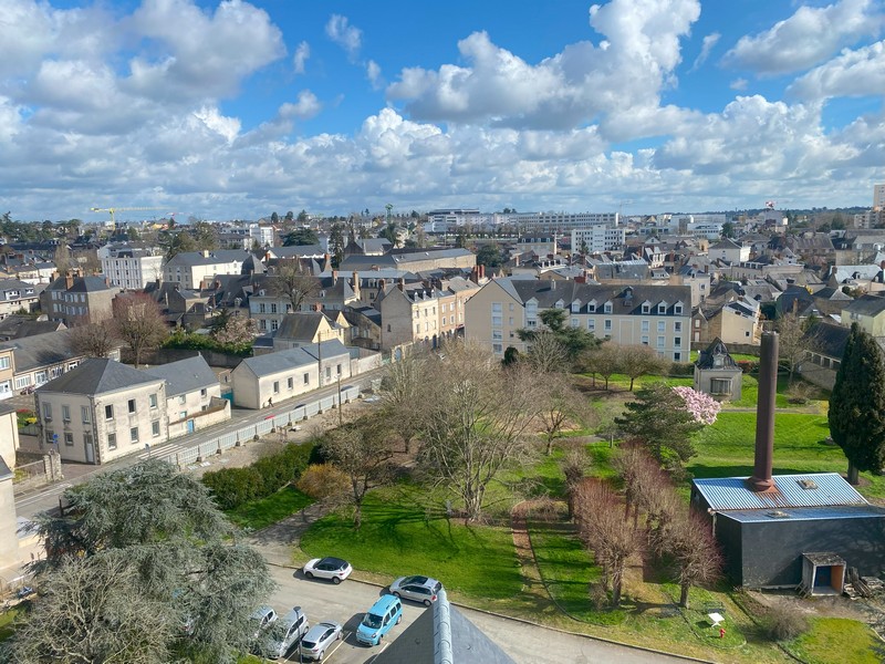 Vue aérienne du futur emplacement de la résidence à Laval