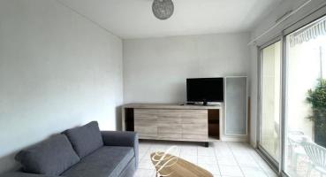 Location - Appartement 2 pièces 42 m<sup>2</sup>