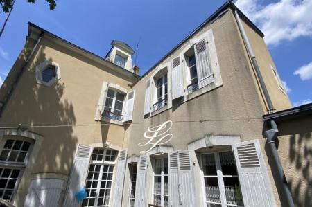 Vente - Maison 8 pièces 220 m<sup>2</sup>