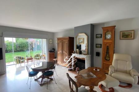 Vente - Maison 8 pièces 178 m<sup>2</sup>