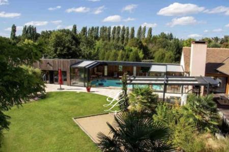 Vente - Maison 16 pièces 576 m<sup>2</sup>