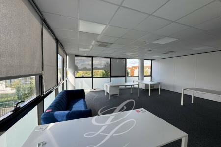 Location - BUREAUX 567 m<sup>2</sup>