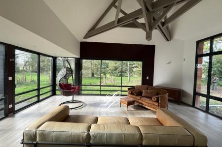 Vente - Maison 8 pièces 254 m<sup>2</sup>