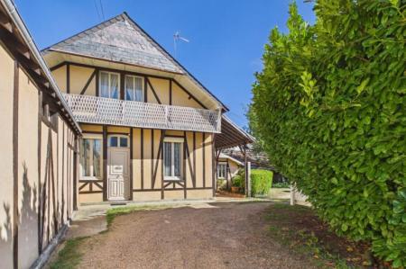Vente - Maison 10 pièces 220 m<sup>2</sup>