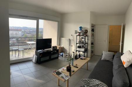Location - Appartement 2 pièces 43 m<sup>2</sup>