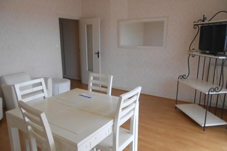 Location - Appartement 3 pièces 73 m<sup>2</sup>