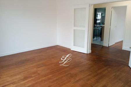 Location - Appartement 3 pièces 69 m<sup>2</sup>