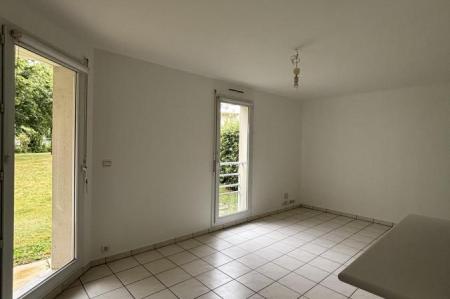 Location - Appartement 2 pièces 47 m<sup>2</sup>