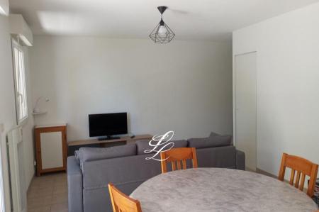 Location - Appartement 2 pièces 42 m<sup>2</sup>