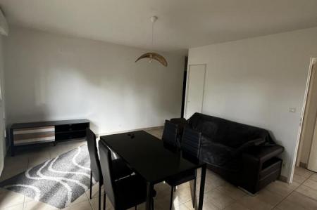 Location - Appartement 2 pièces 41 m<sup>2</sup>