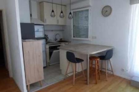 Location - Appartement 2 pièces 43 m<sup>2</sup>