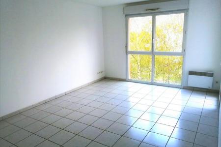 Location - Appartement 3 pièces 69 m<sup>2</sup>