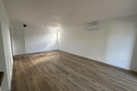Location - Appartement 7 pièces 113 m<sup>2</sup>